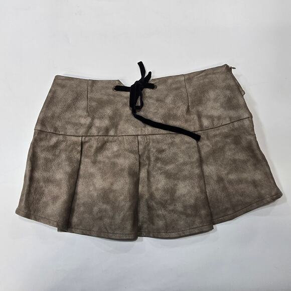 Zemeta Attic Box Tie Micro Skirt in Taupe - Picture 10 of 10